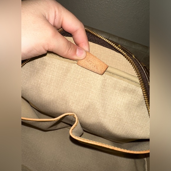 Louis Vuitton Deauville Vanity Monogram - Picture 13 of 17